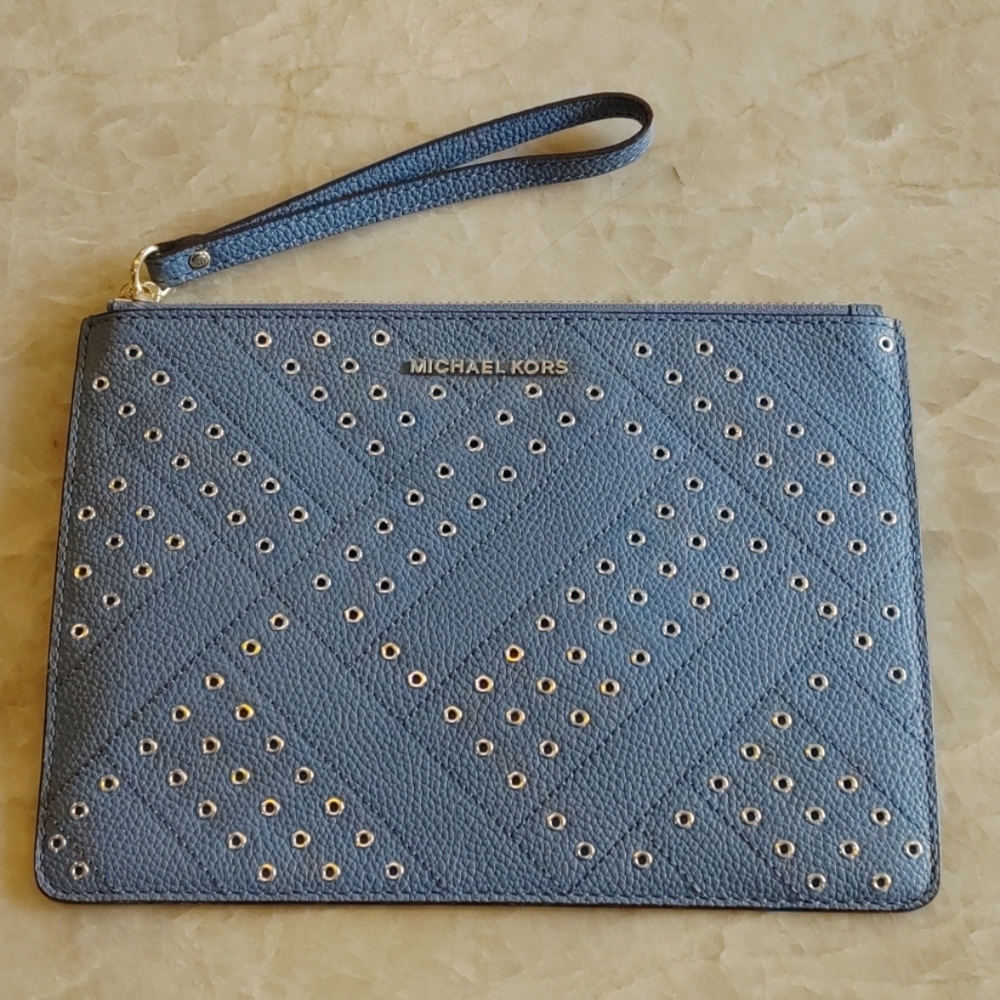 NWOT Beautiful Michael Kors Wristlet
